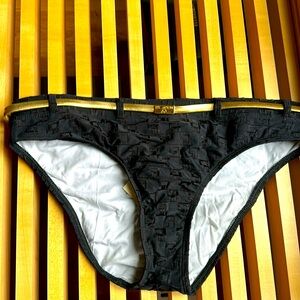 NWT St John Signature Black Retro Bikinii Bottoms with Gold Belt Size 12